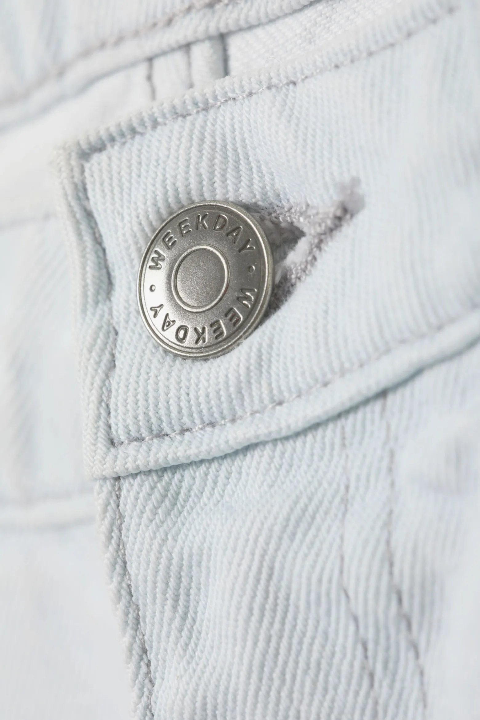 AMPLE LOW WAIST LOOSE WIDE LEG JEANS|Weekday Shop