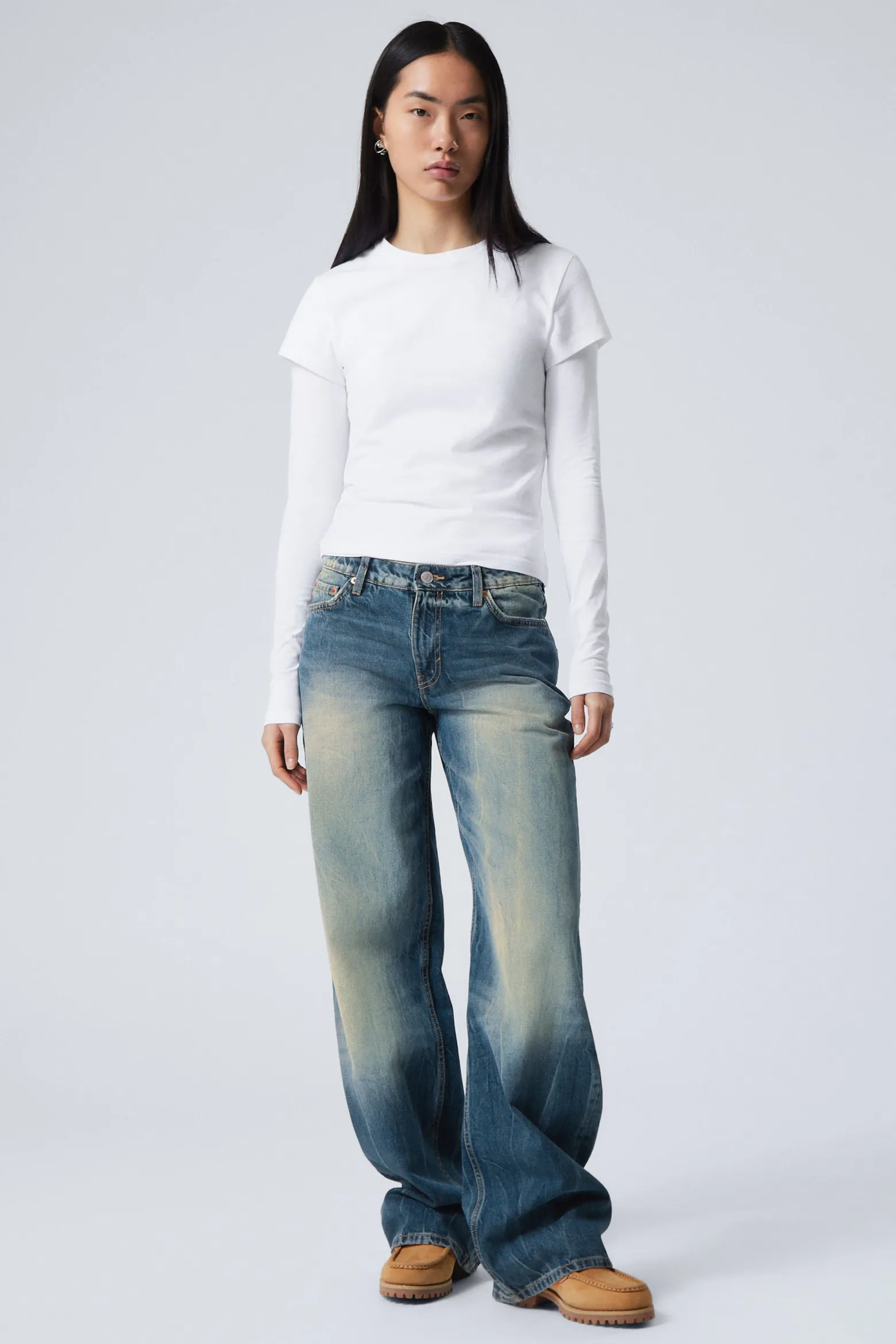 AMPLE LOW WAIST LOOSE WIDE LEG JEANS|Weekday Flash Sale