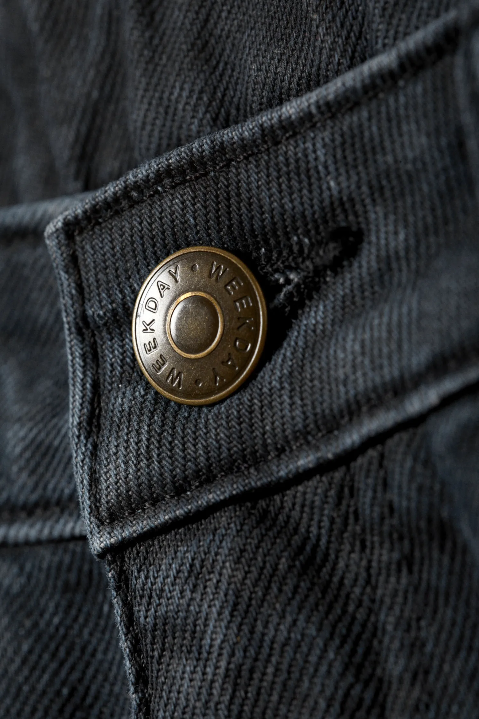 AMPLE LOW WAIST LOOSE WIDE LEG JEANS|Weekday Sale
