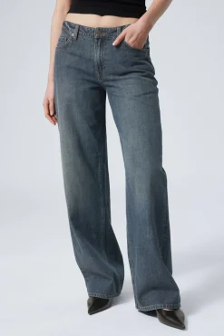 AMPLE LOW WAIST LOOSE WIDE LEG JEANS|Weekday Shop