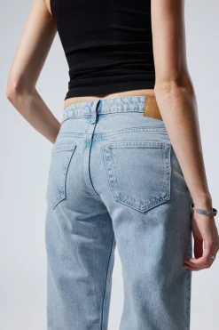 ARROW LOW WAIST REGULAR STRAIGHT LEG JEANS|Weekday Clearance