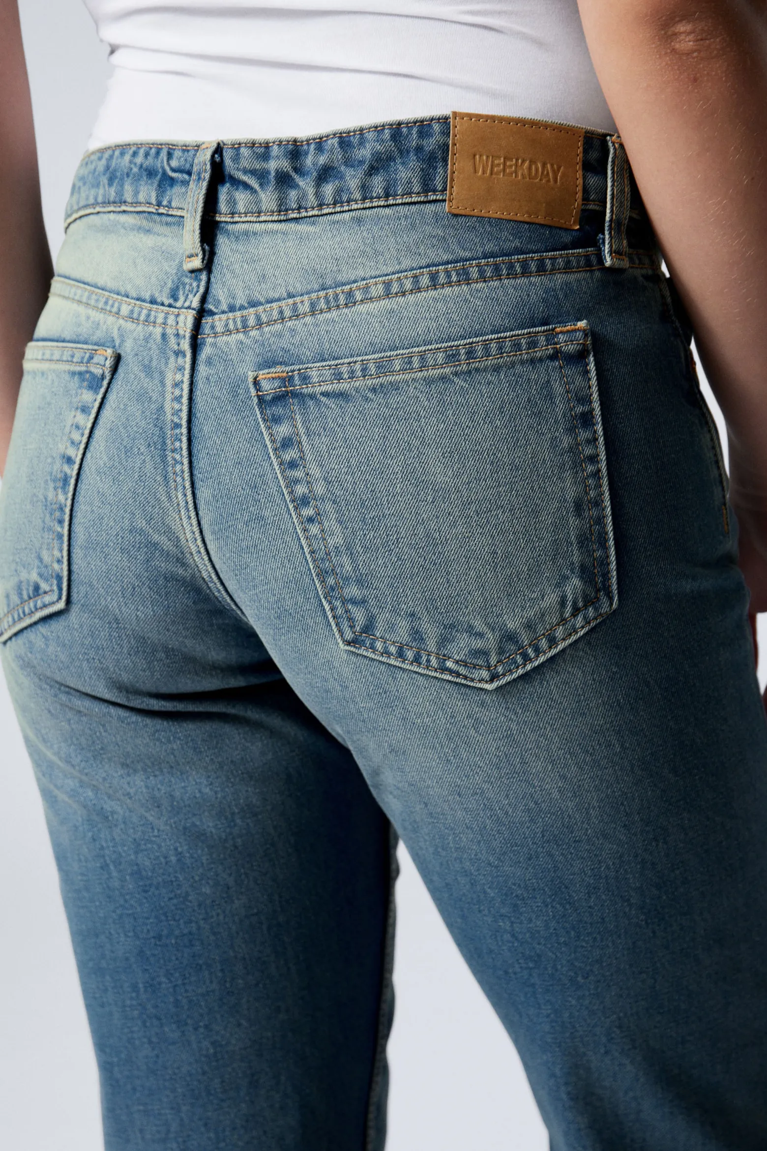 ARROW LOW WAIST REGULAR STRAIGHT LEG JEANS|Weekday New