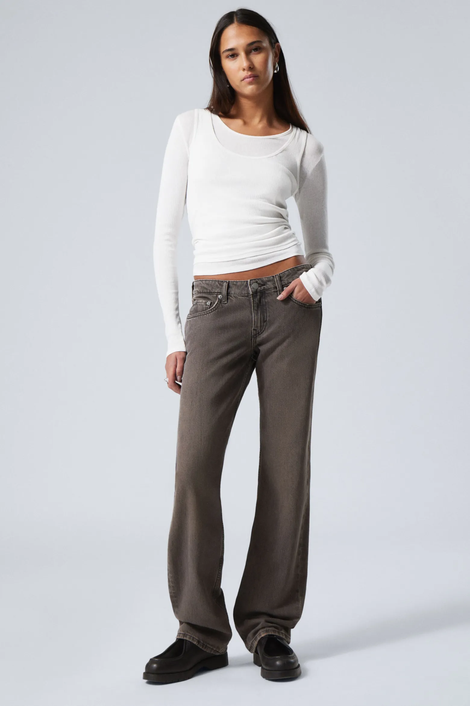 ARROW LOW WAIST REGULAR STRAIGHT LEG JEANS|Weekday Clearance