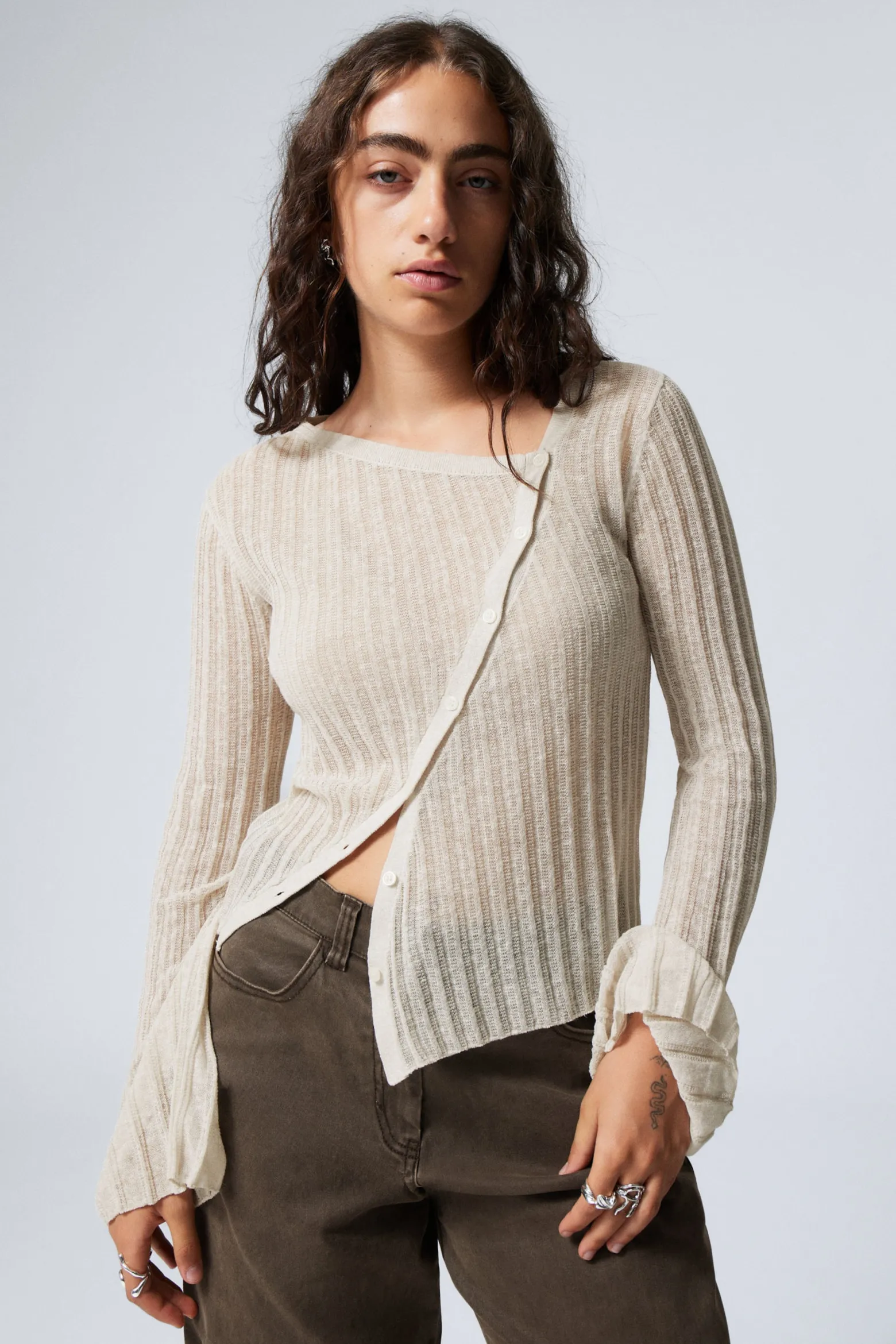 ASYMMETRISCHER CARDIGAN AUS LEINENMISCHUNG|Weekday New