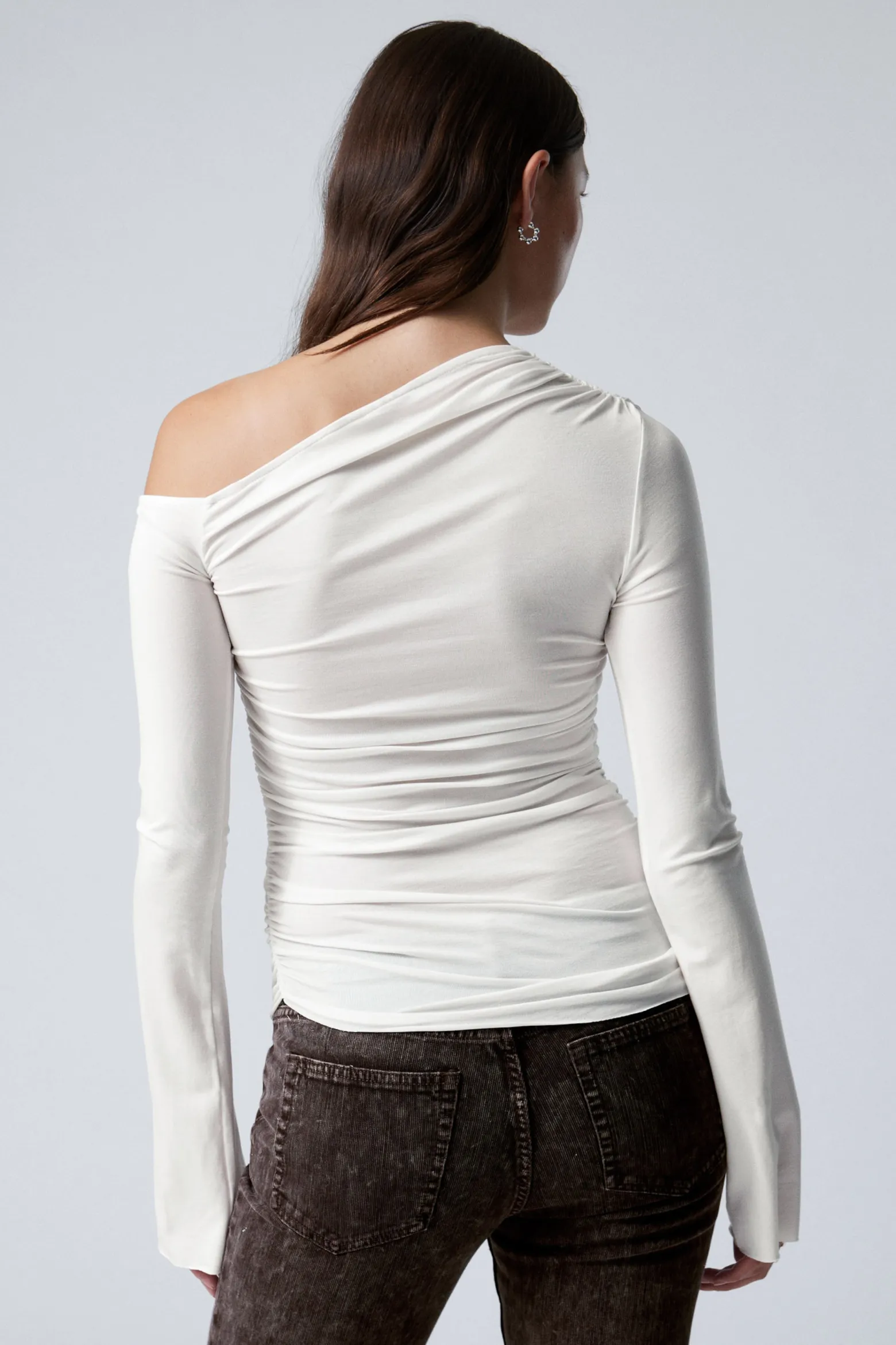 ASYMMETRISCHES DRAPE-TOP AUS LYOCELL|Weekday Best