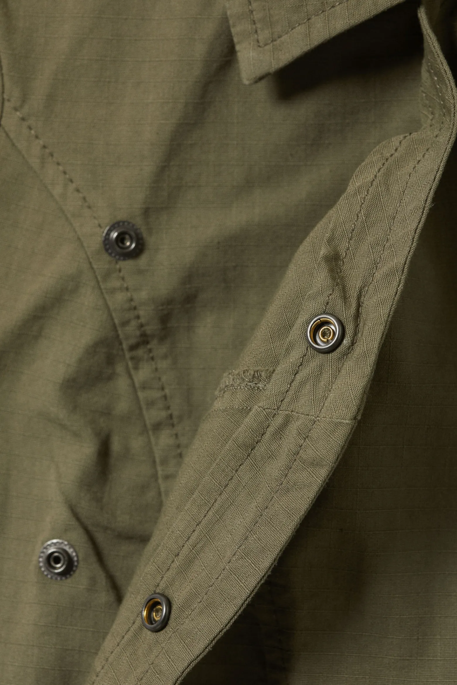 ASYMMETRISCHES RIPSTOP-TOP MIT FLÜGELÄRMELN|Weekday New