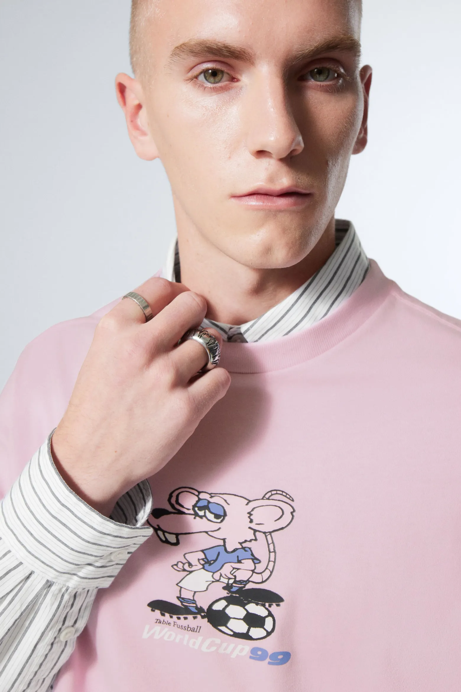 BEDRUCKTES KASTIGES T-SHIRT|Weekday Sale