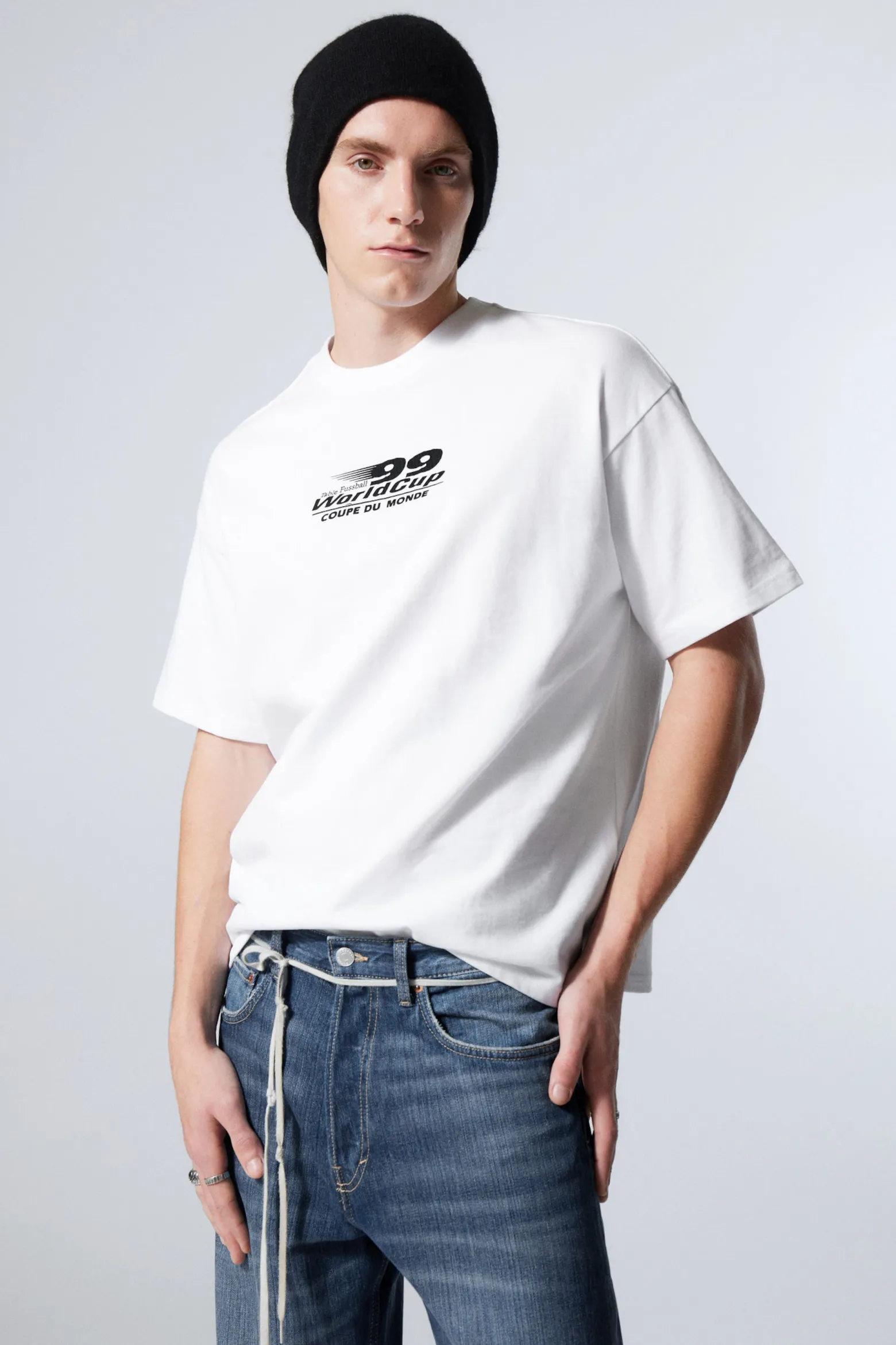 BEDRUCKTES KASTIGES T-SHIRT|Weekday Cheap