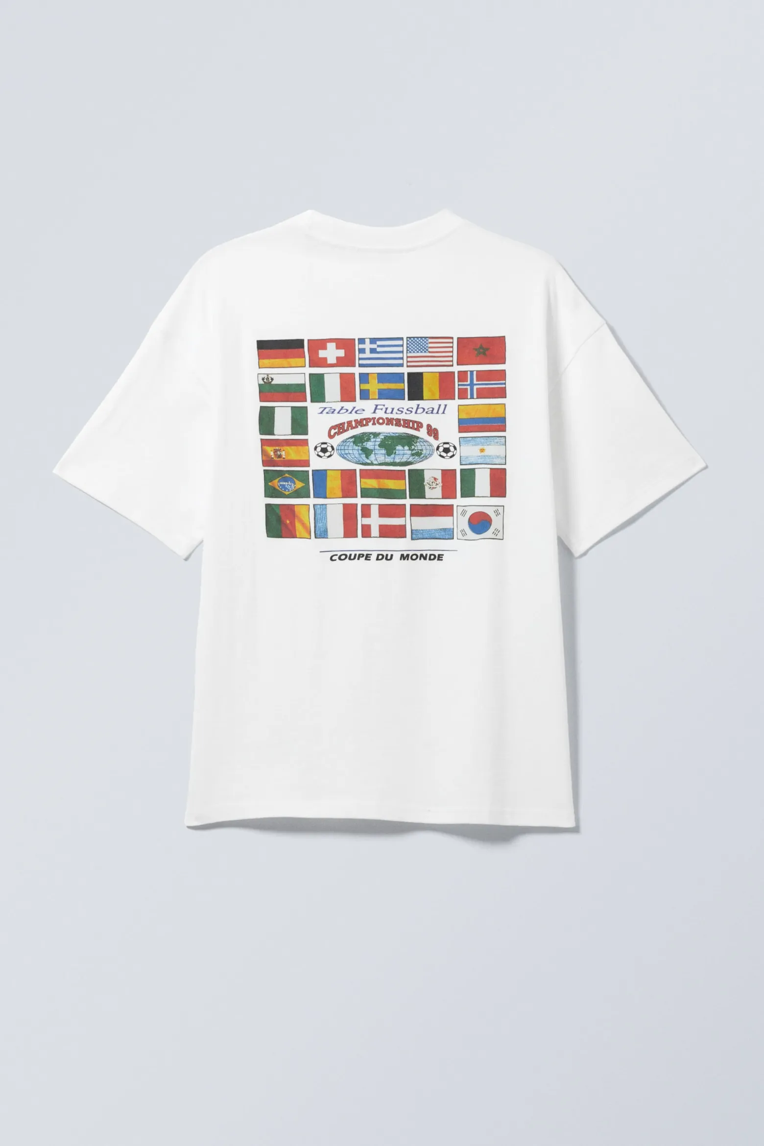 BEDRUCKTES KASTIGES T-SHIRT|Weekday Cheap