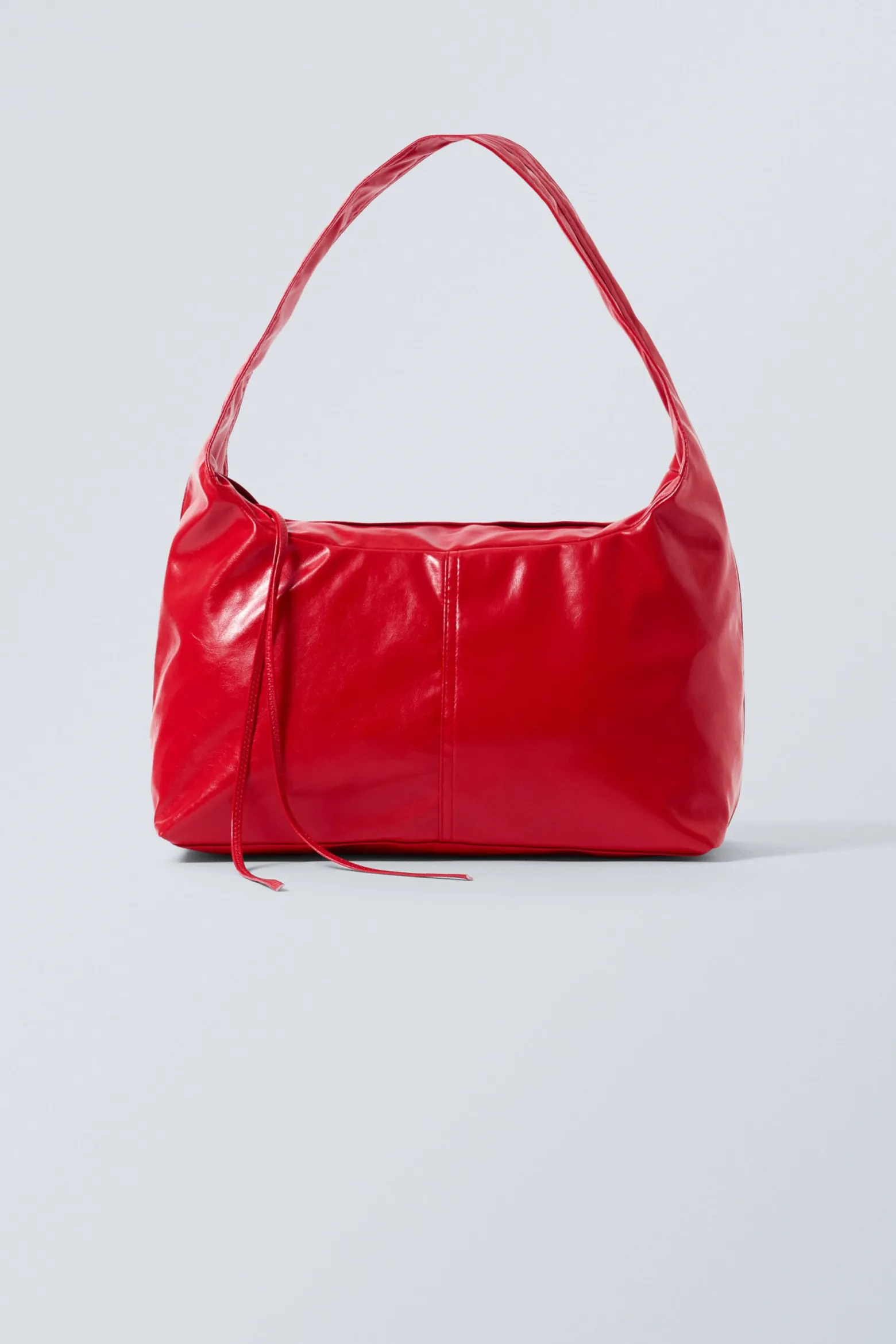 BESCHICHTETE RECHTECKIGE SCHULTERTASCHE|Weekday New