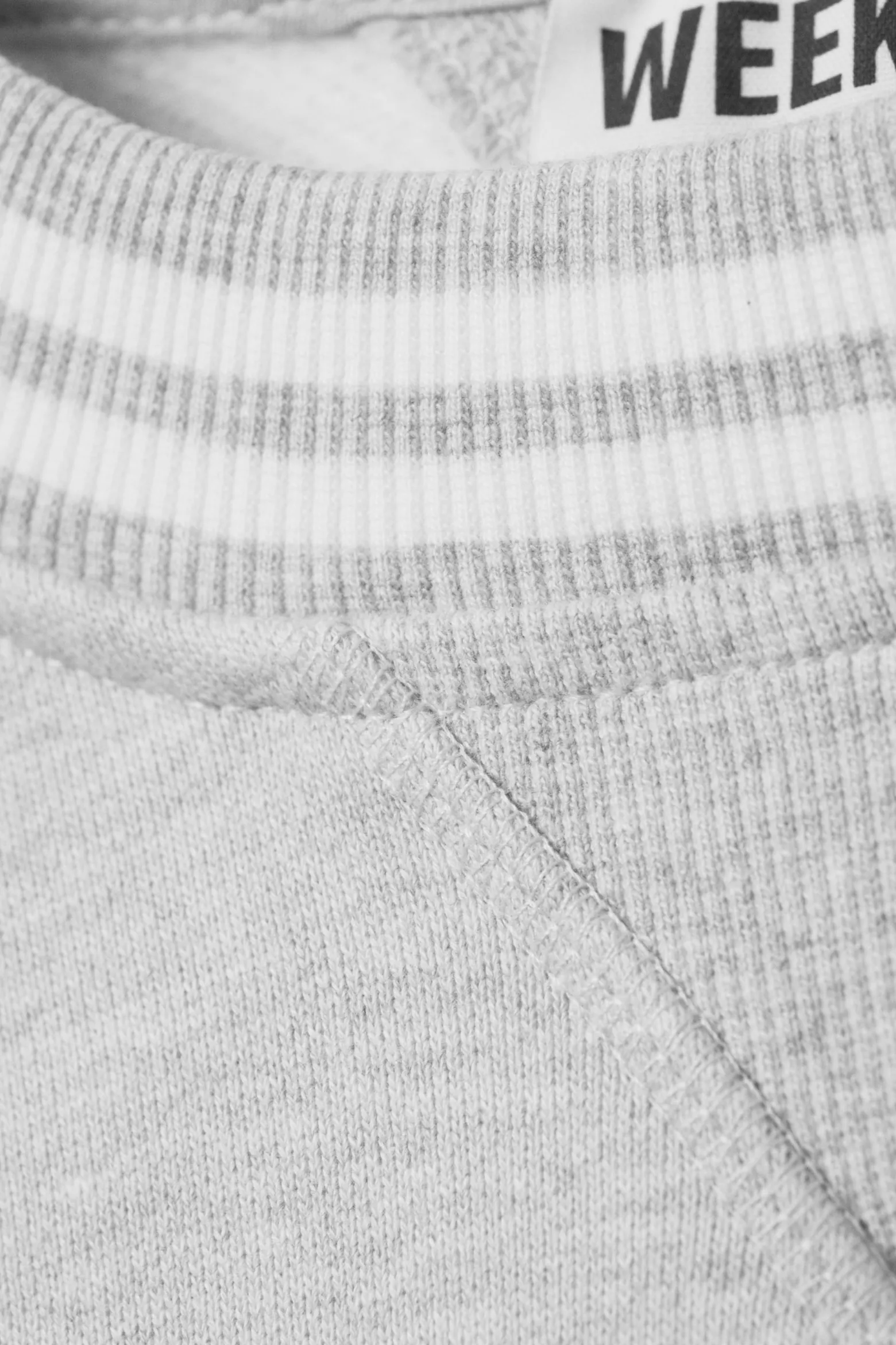 CROPPED COTTON FLEECE SWEATSHIRT|Weekday Discount