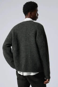 ENTSPANNTE STRICKJACKE AUS EINER WOLLMISCHUNG|Weekday New