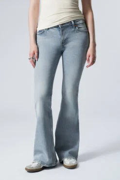 FLAME LOW WAIST SLIM FLARED LEG JEANS|Weekday Discount