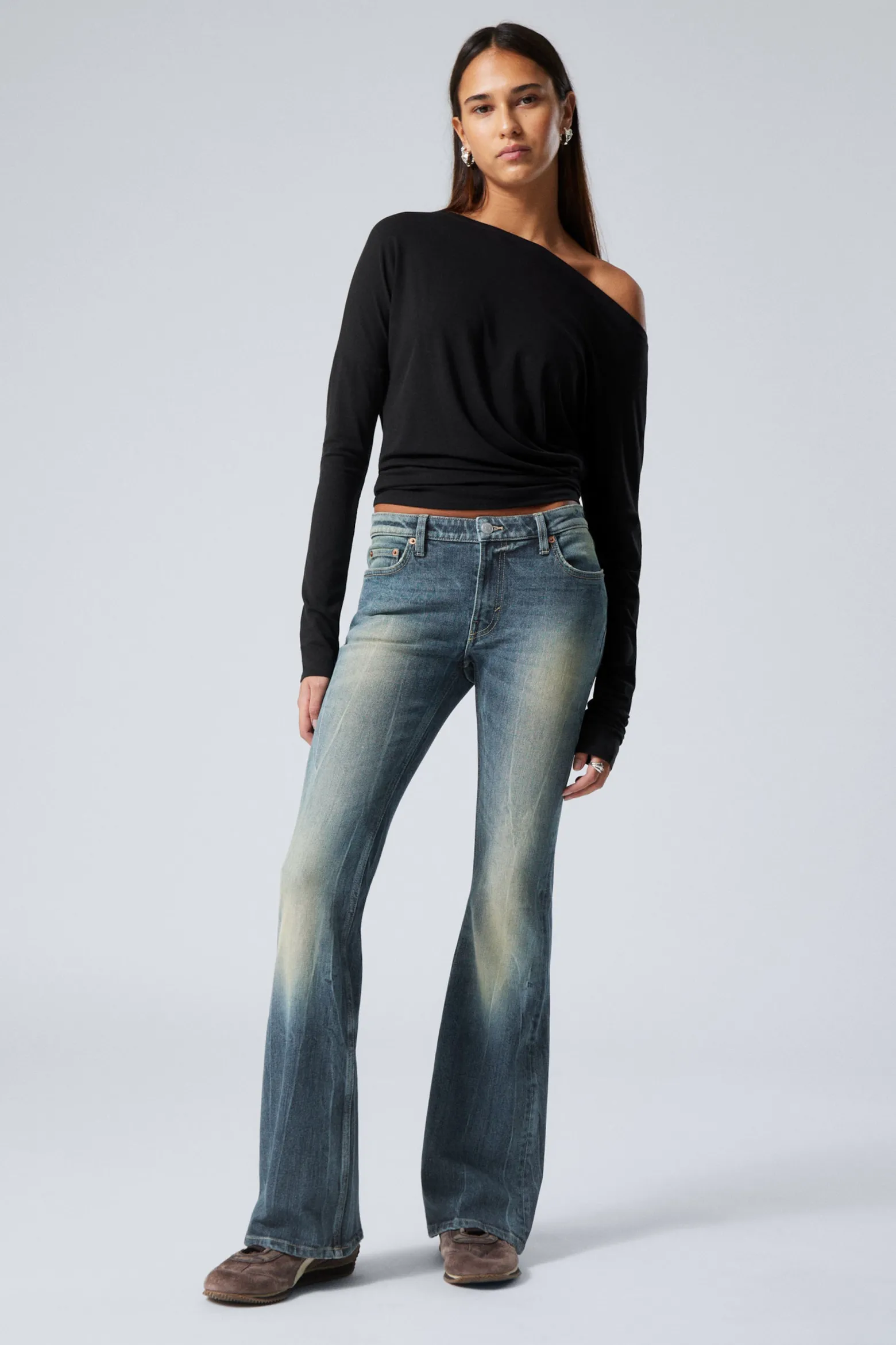 FLAME LOW WAIST SLIM FLARED LEG JEANS|Weekday Cheap