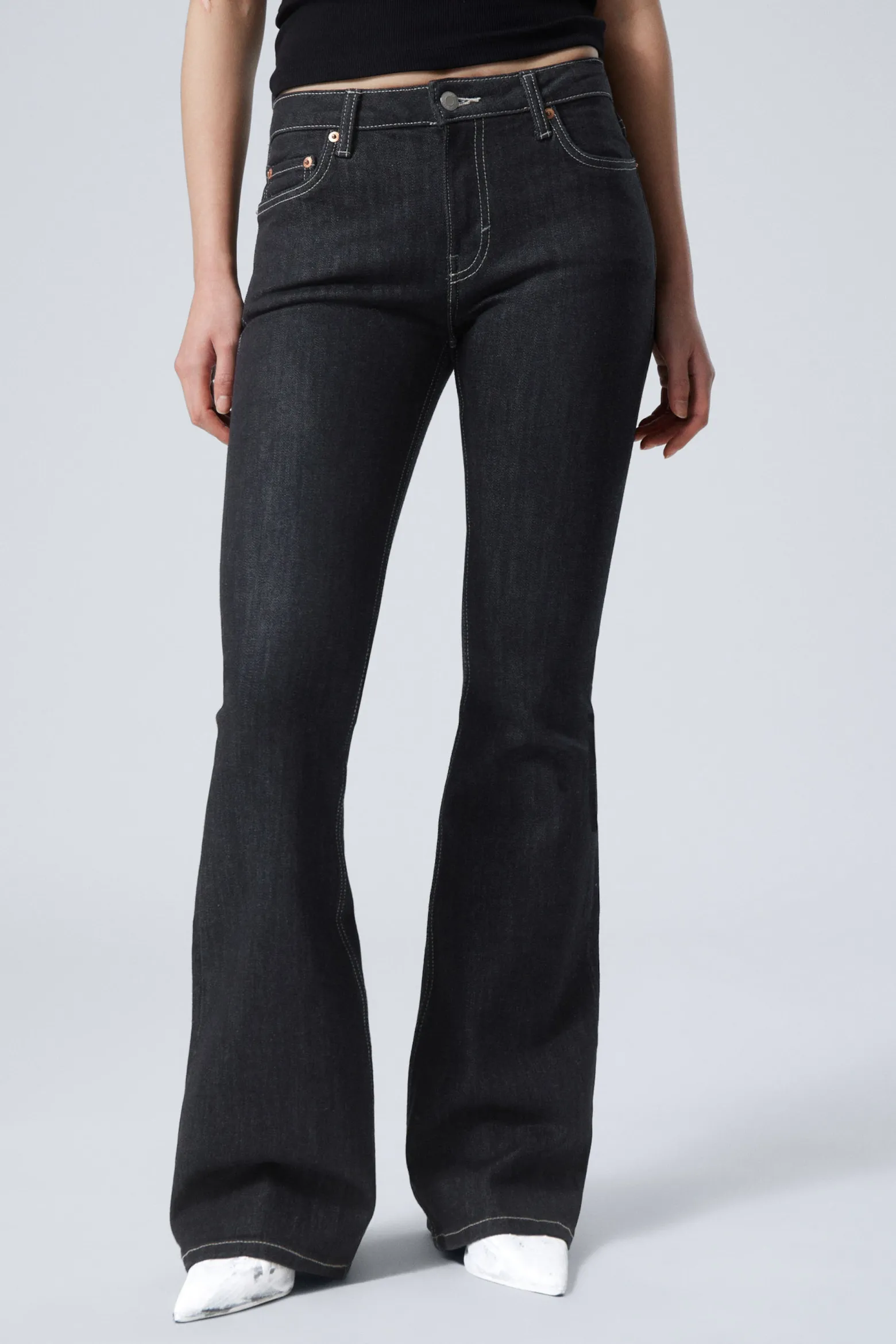 FLAME LOW WAIST SLIM FLARED LEG JEANS|Weekday Store