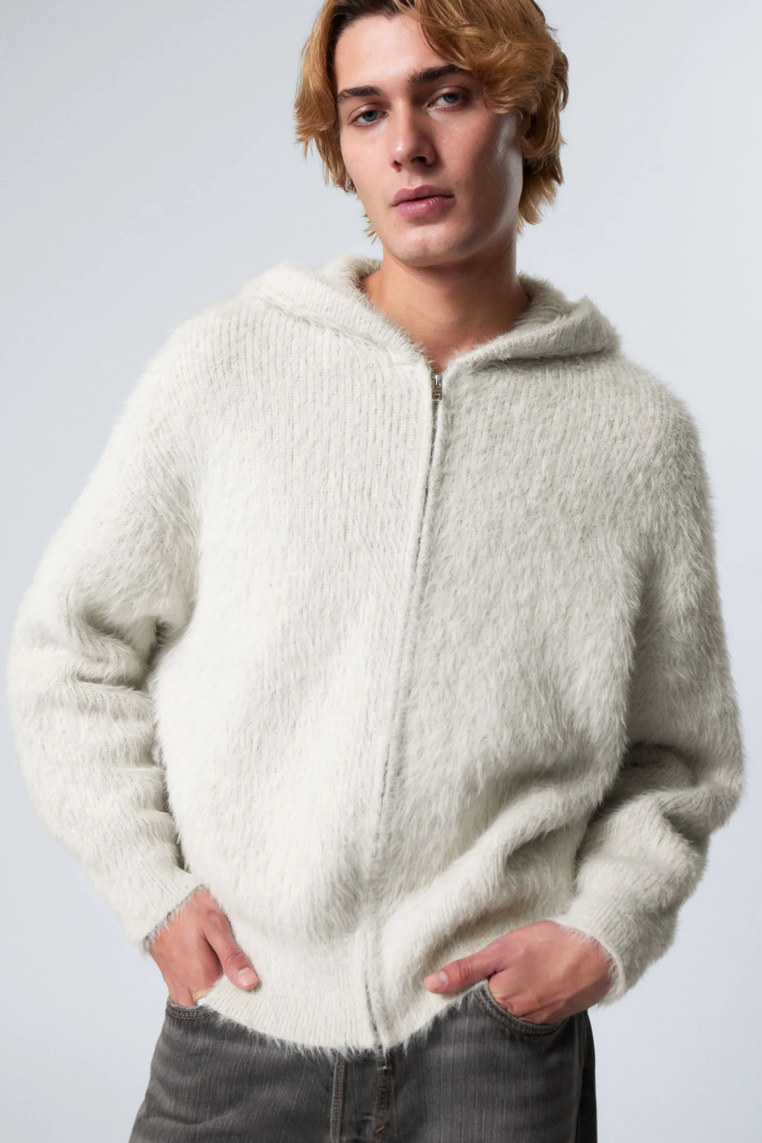 FLAUSCHIGER ZIP-HOODIE AUS STRICK IM BOXY-FIT|Weekday Store