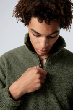 FLEECE-PULLOVER MIT HALF-ZIP|Weekday Shop