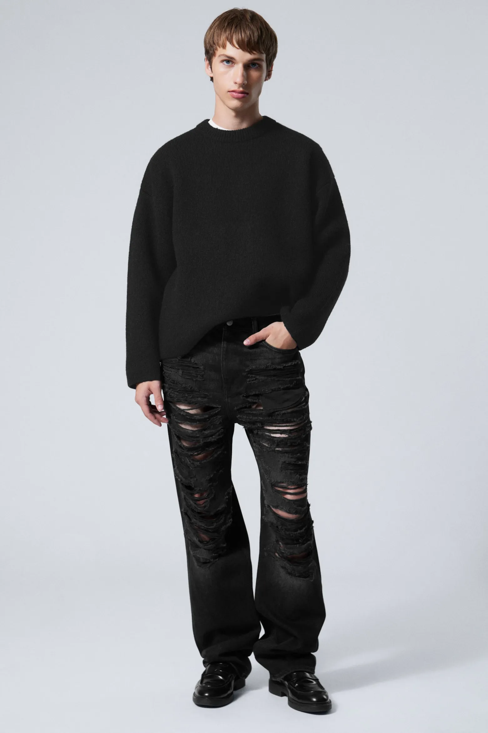 GALAXY – WEITE, GERADE GESCHNITTENE USED-JEANS|Weekday Hot