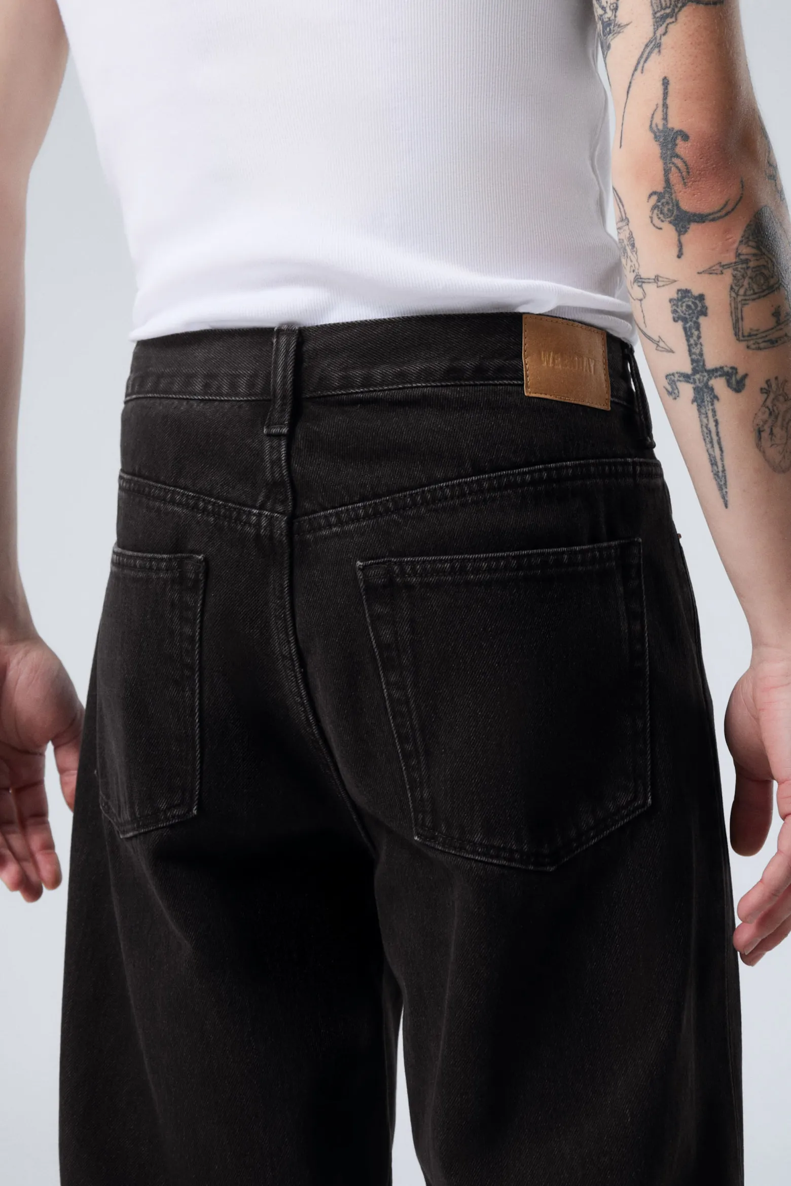 GALAXY LOOSE STRAIGHT LEG JEANS|Weekday Online
