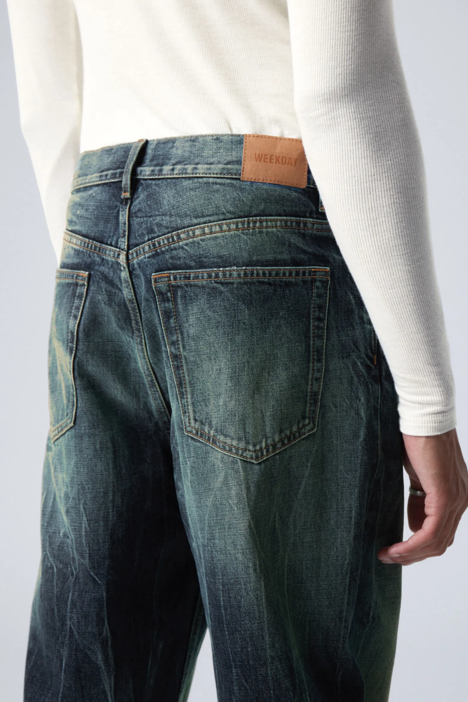 GALAXY LOOSE STRAIGHT LEG JEANS|Weekday New