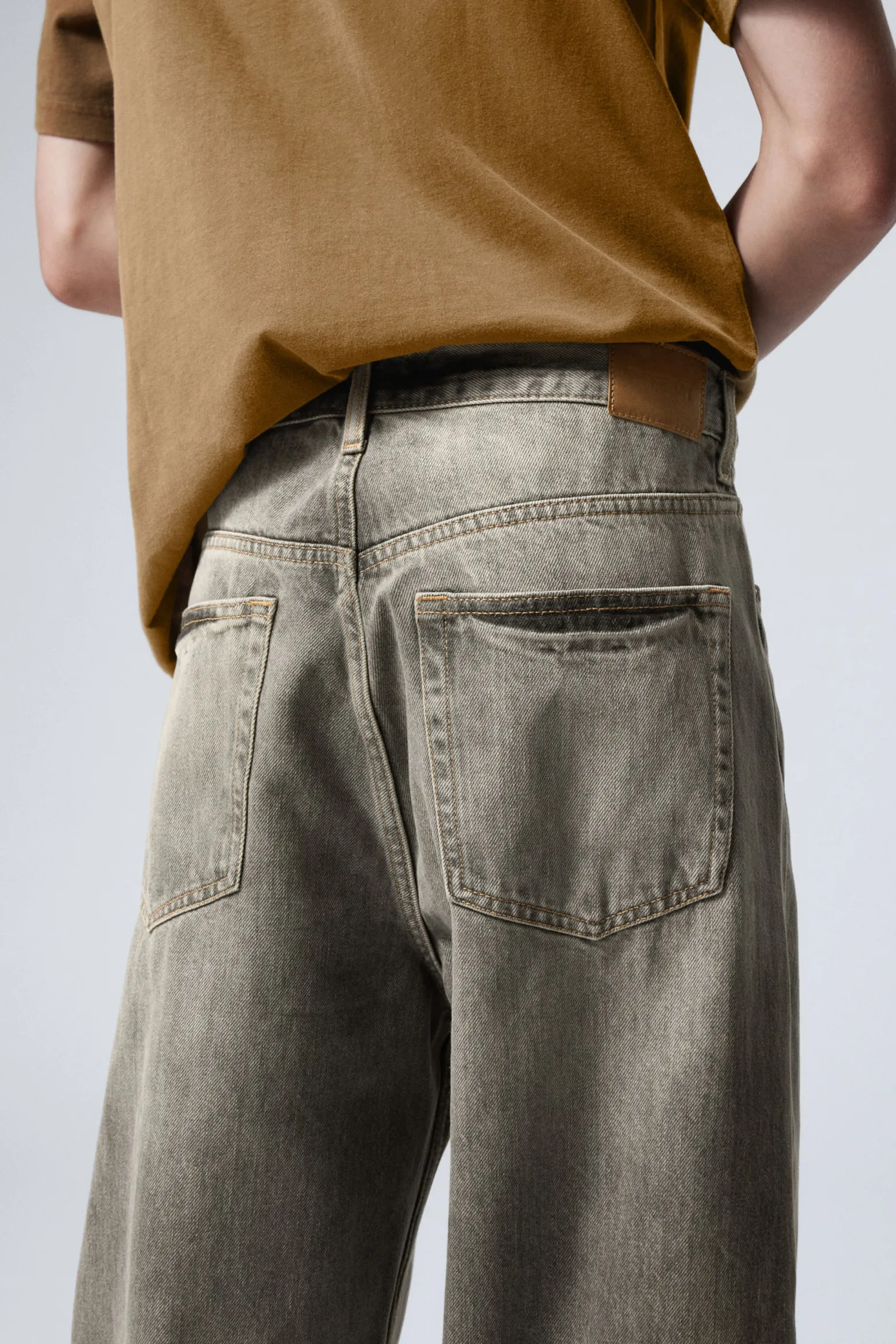 GALAXY LOOSE STRAIGHT LEG JEANS|Weekday Store
