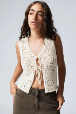 GEHÄKELTE STRICKWESTE MIT BINDEVERSCHLUSS|Weekday Discount