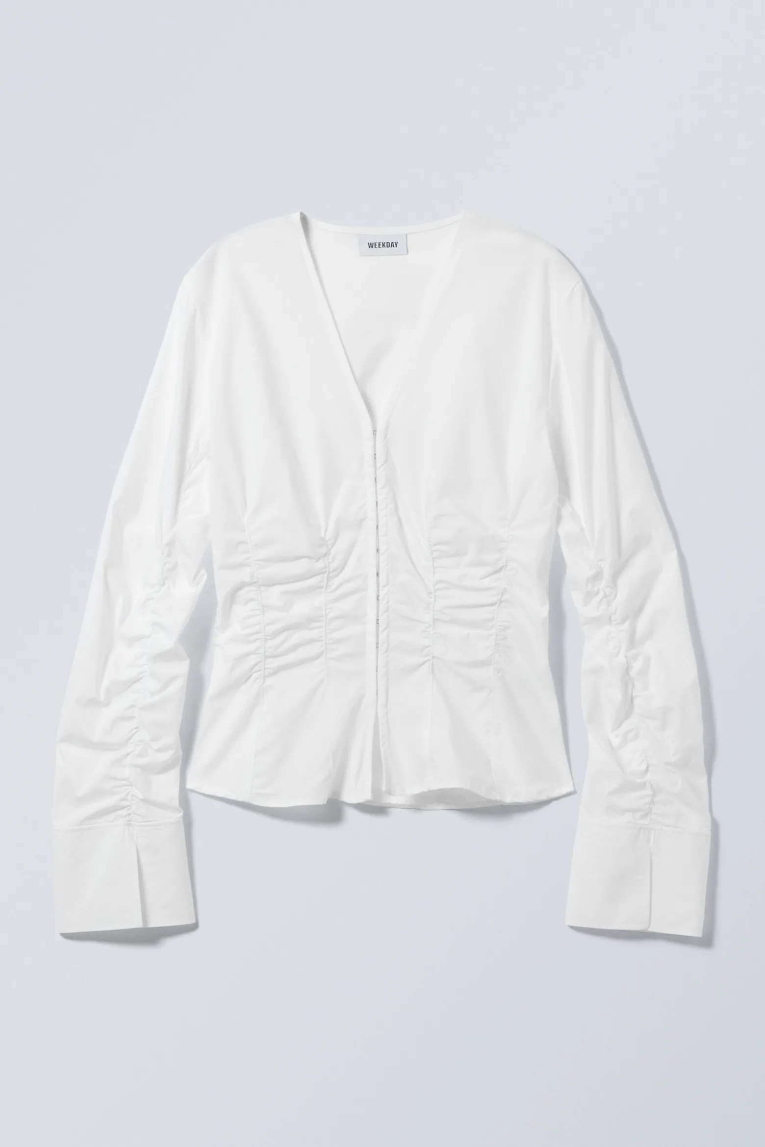 GERAFFTES POPELINE-HEMD MIT V-AUSSCHNITT|Weekday Outlet