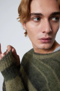 GESTREIFTER PULLOVER MIT NORMALER PASSFORM|Weekday Outlet