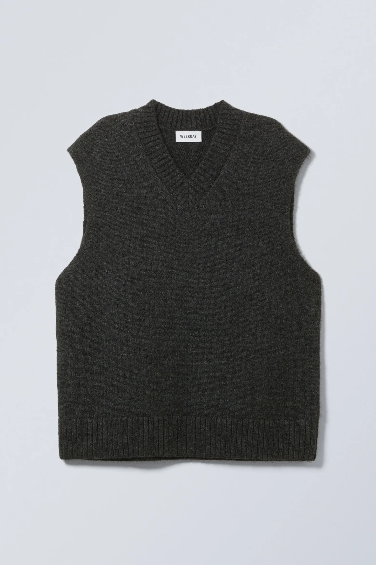 GESTRICKTE WESTE MIT V-AUSSCHNITT|Weekday Clearance
