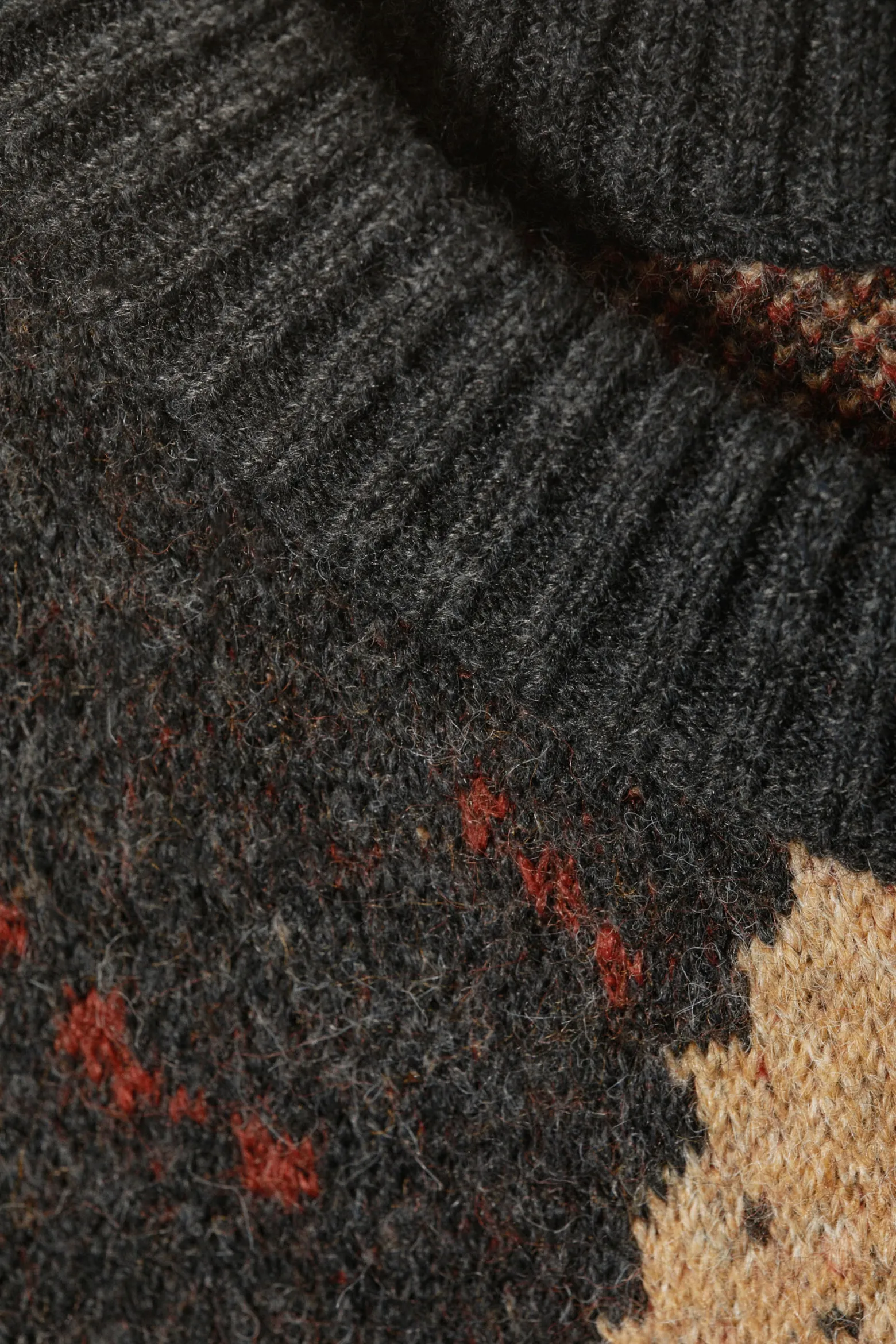 GESTRICKTER PULLOVER MIT LOSEM RAUTENMUSTER|Weekday Outlet