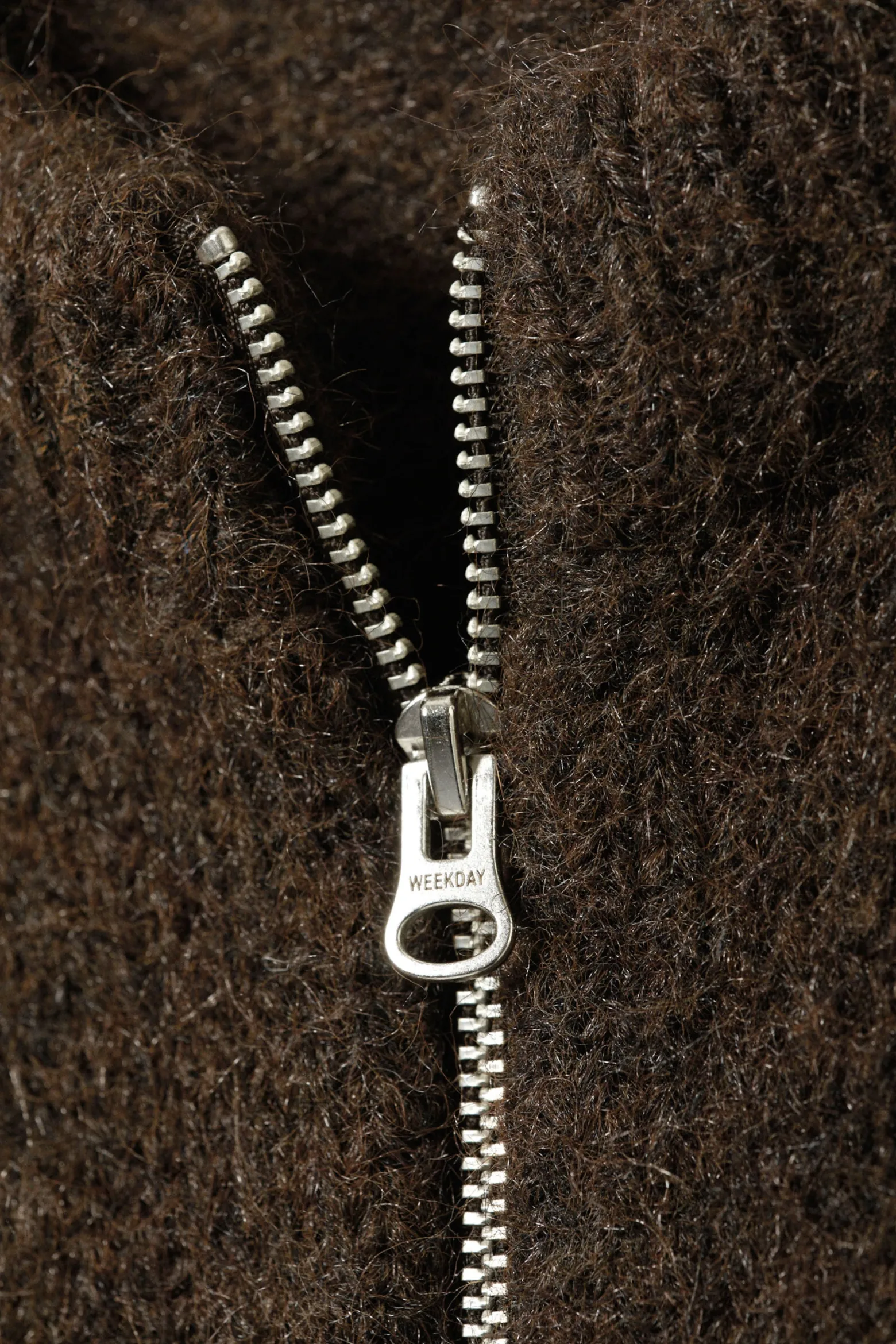 GESTRICKTER ZIP-CARDIGAN MIT SCHMALER PASSFORM|Weekday Outlet