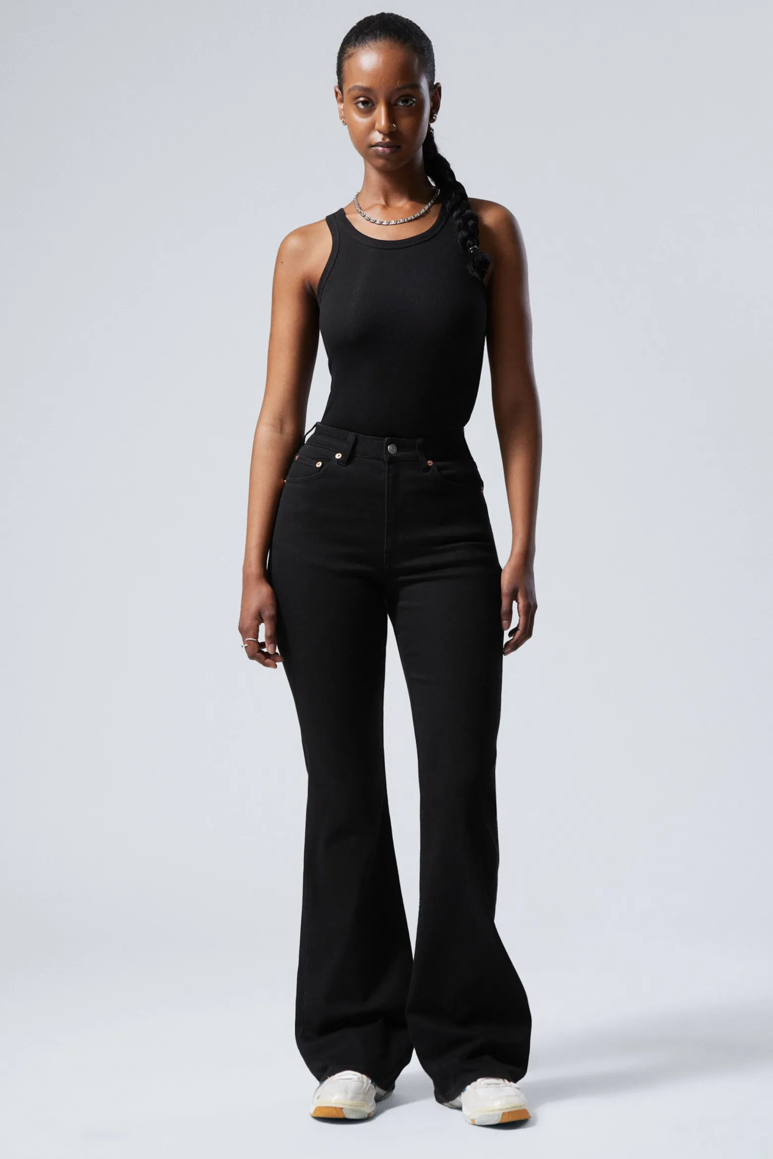 GLOW CURVE HIGH WAISTED REGULAR FLARED LEG JEANS|Weekday Best Sale