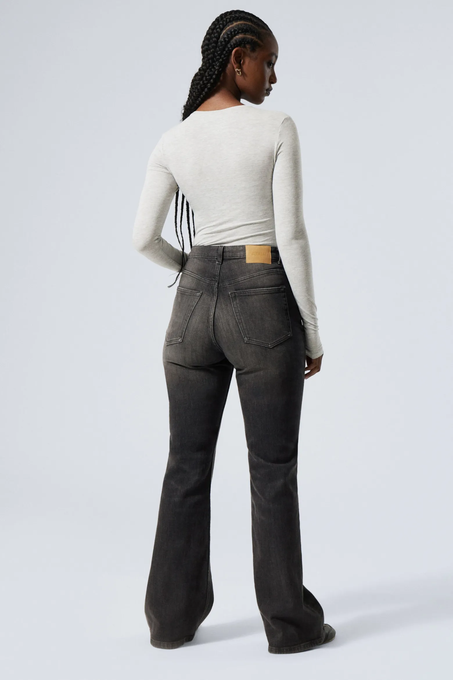 GLOW CURVE HIGH WAISTED REGULAR FLARED LEG JEANS|Weekday Online