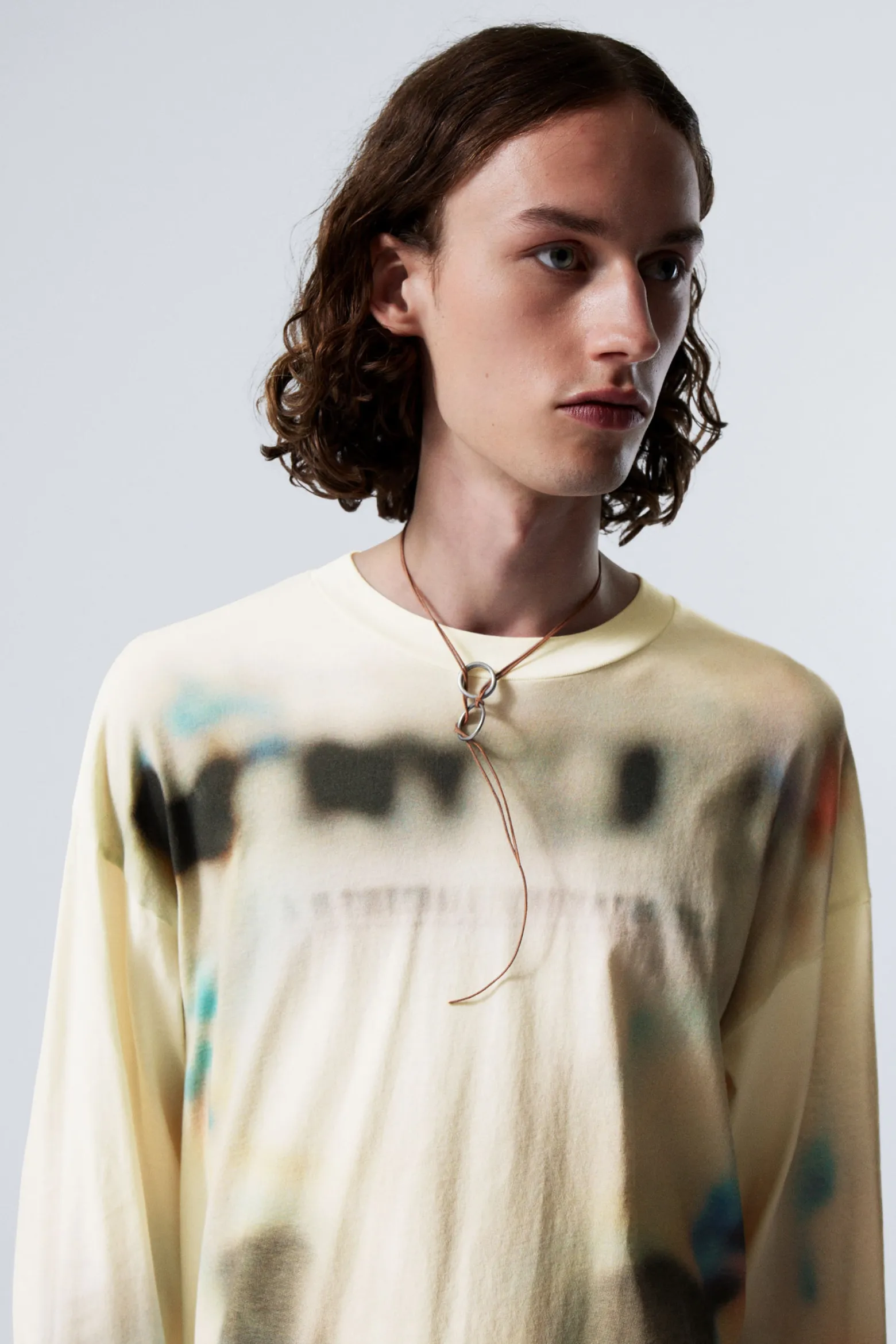 GRAPHIC LONGSLEEVE IN OVERSIZED-PASSFORM|Weekday Hot