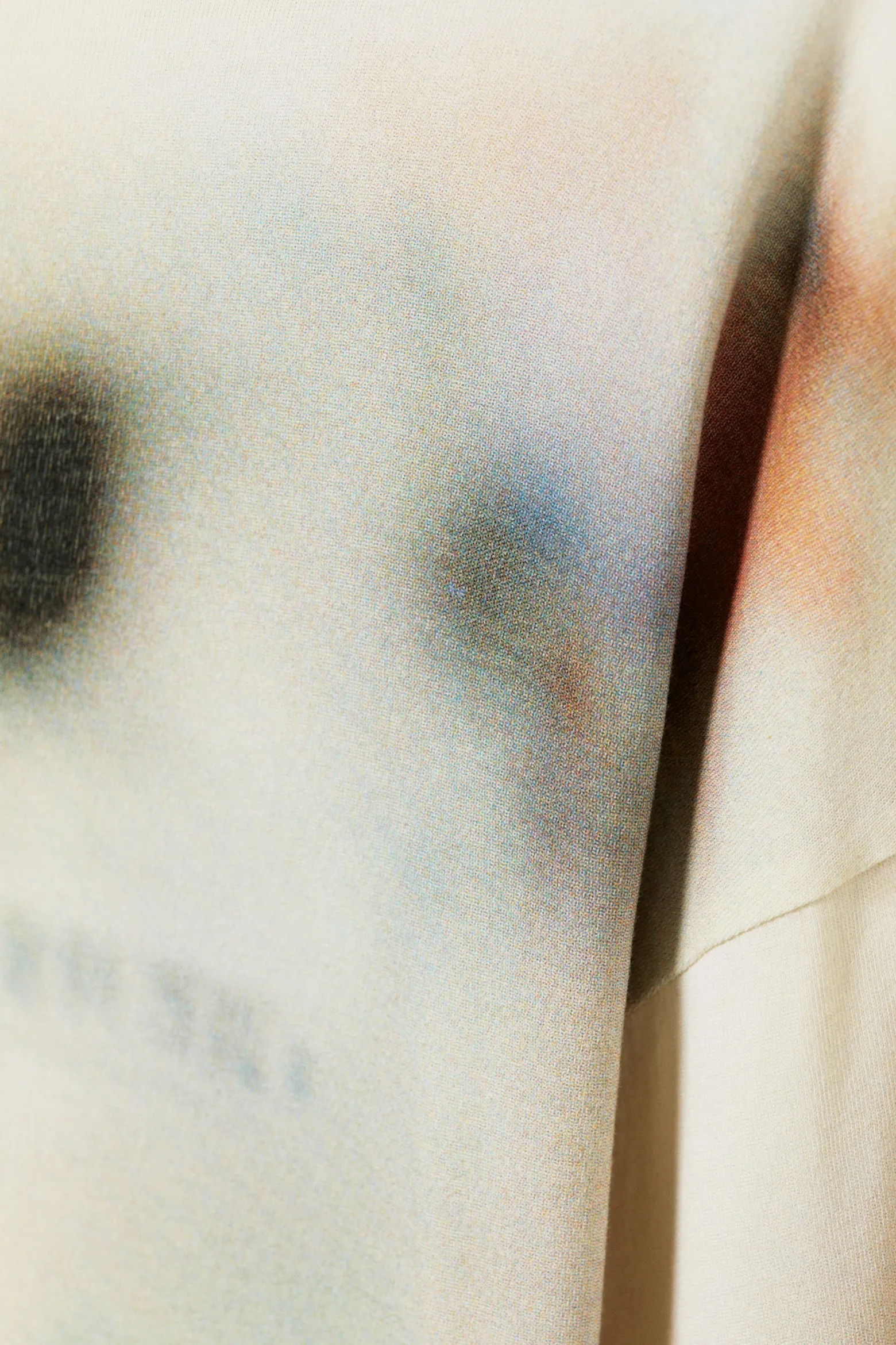 GRAPHIC LONGSLEEVE IN OVERSIZED-PASSFORM|Weekday Hot