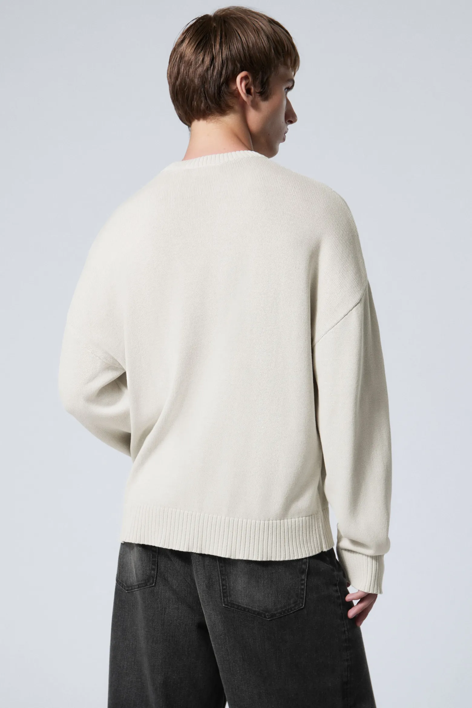 GRAPHIC SWEATER IN OVERSIZED-PASSFORM|Weekday Hot