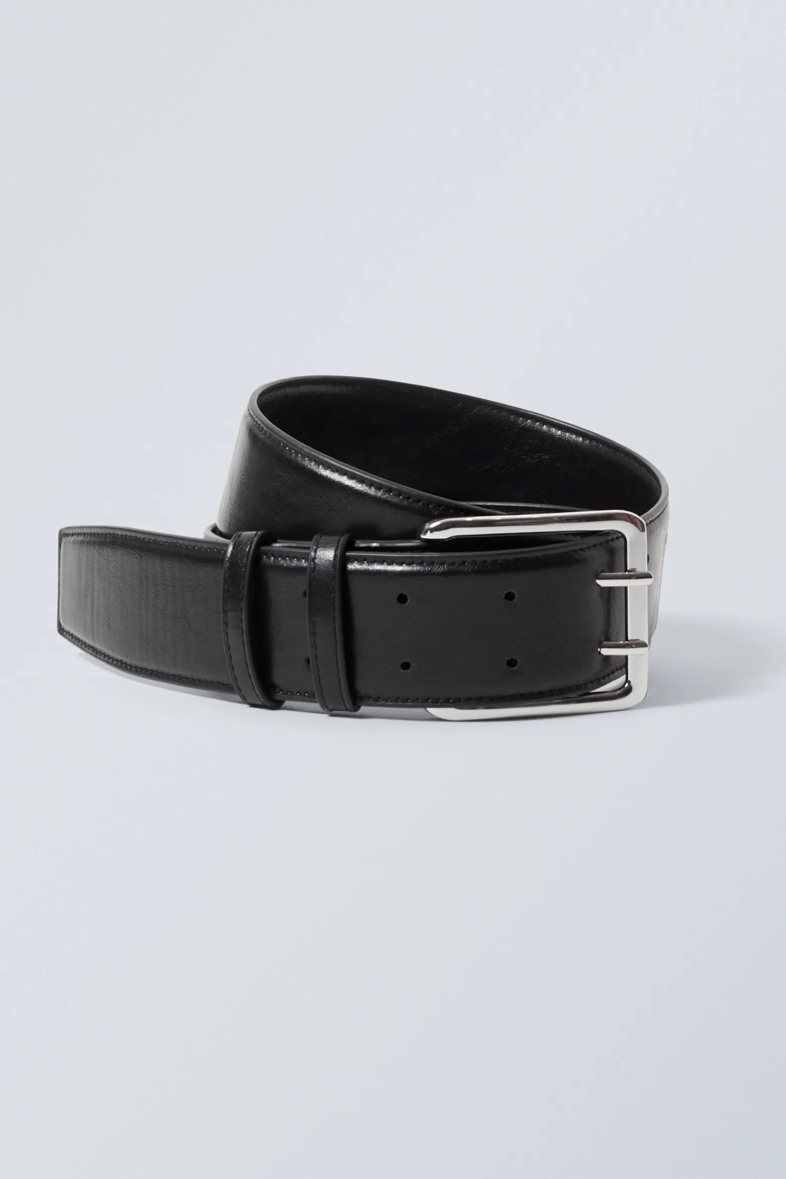 GÜRTEL AUS KUNSTLEDER MIT DOPPELSTIFTEN|Weekday Best Sale
