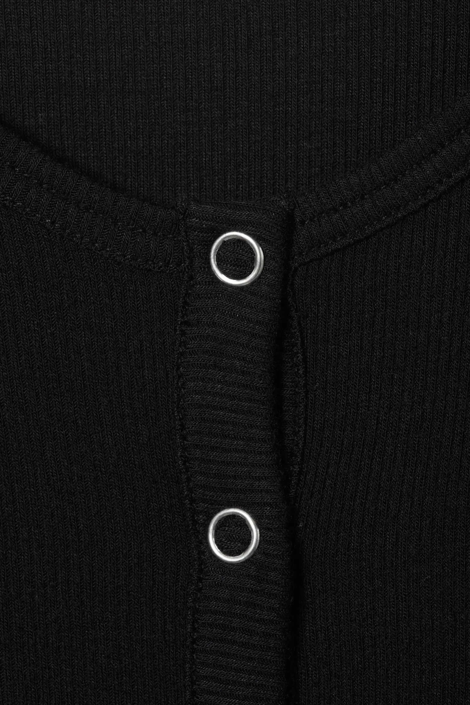 HAUCHDÜNNES, GERIPPTES HENLEY-LONGSLEEVE|Weekday Sale