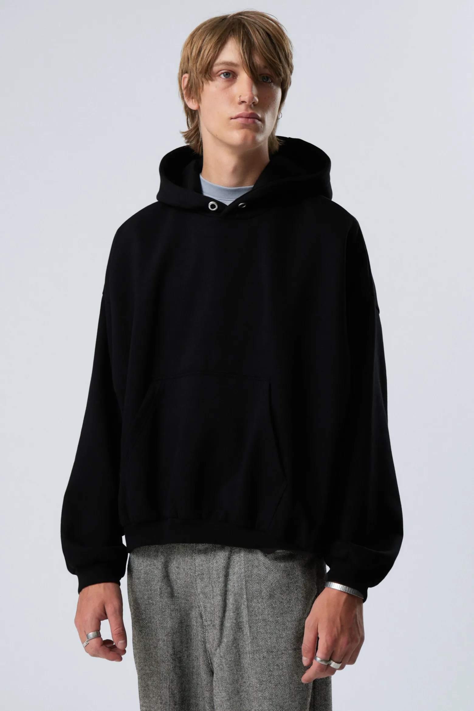 HOODIE AUS SCHWEREM STOFF|Weekday Outlet
