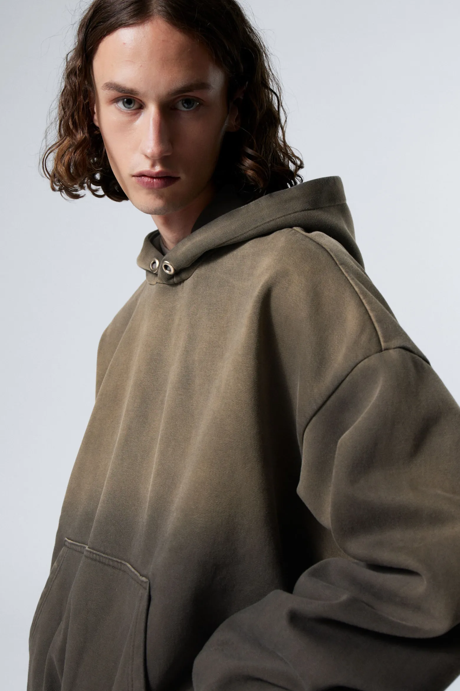 HOODIE AUS SCHWEREM STOFF|Weekday New