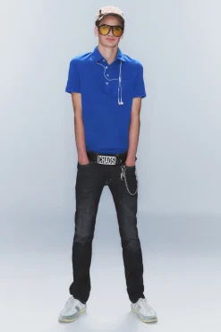 ISSUE –TAPERED JEANS MIT NIEDRIGER TAILLE|Weekday Shop