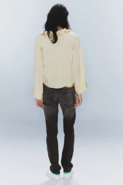ISSUE –TAPERED JEANS MIT NIEDRIGER TAILLE|Weekday Shop