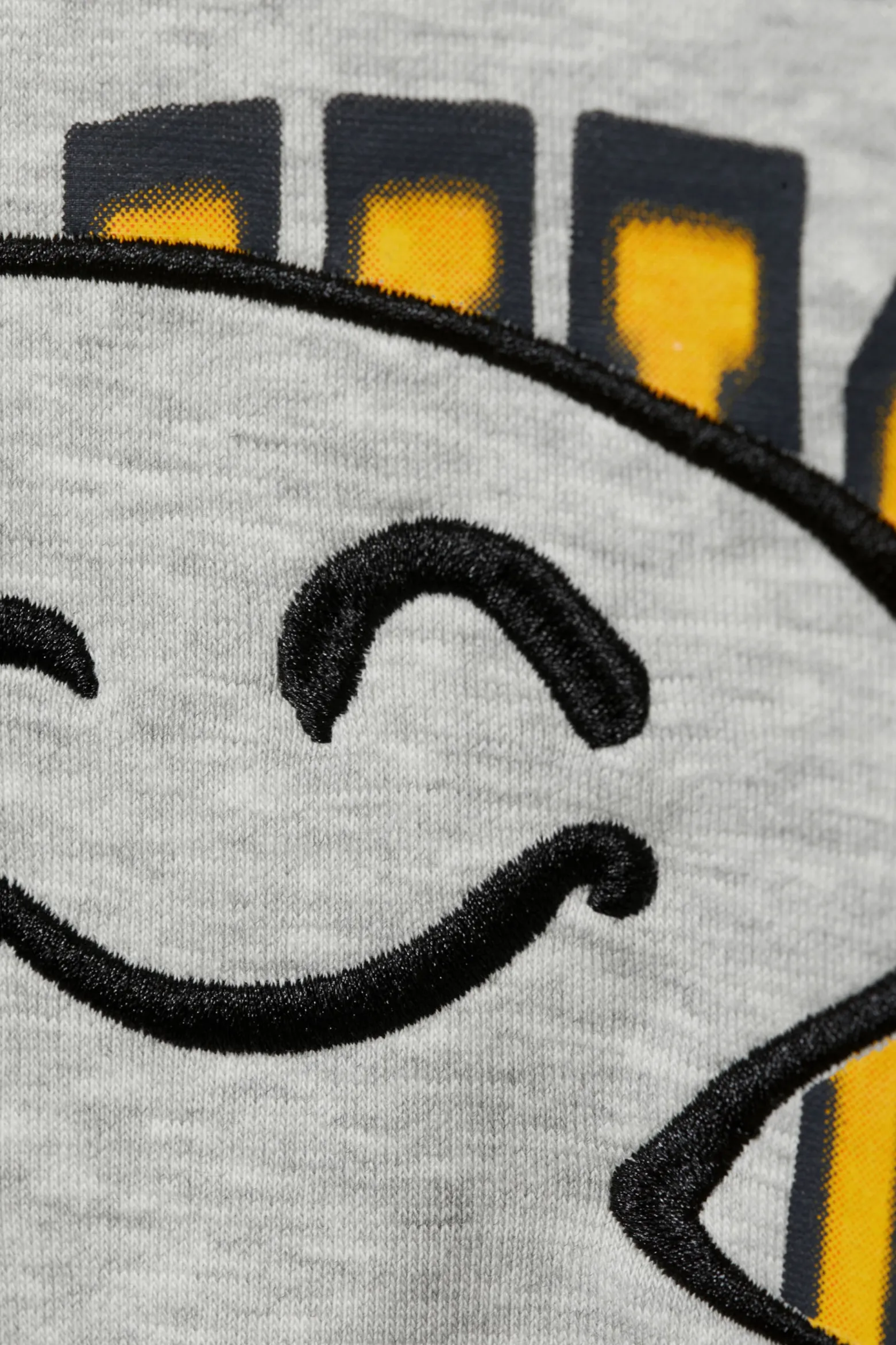 KASTIGER HOODIE MIT REISSVERSCHLUSS UND PRINT|Weekday Flash Sale