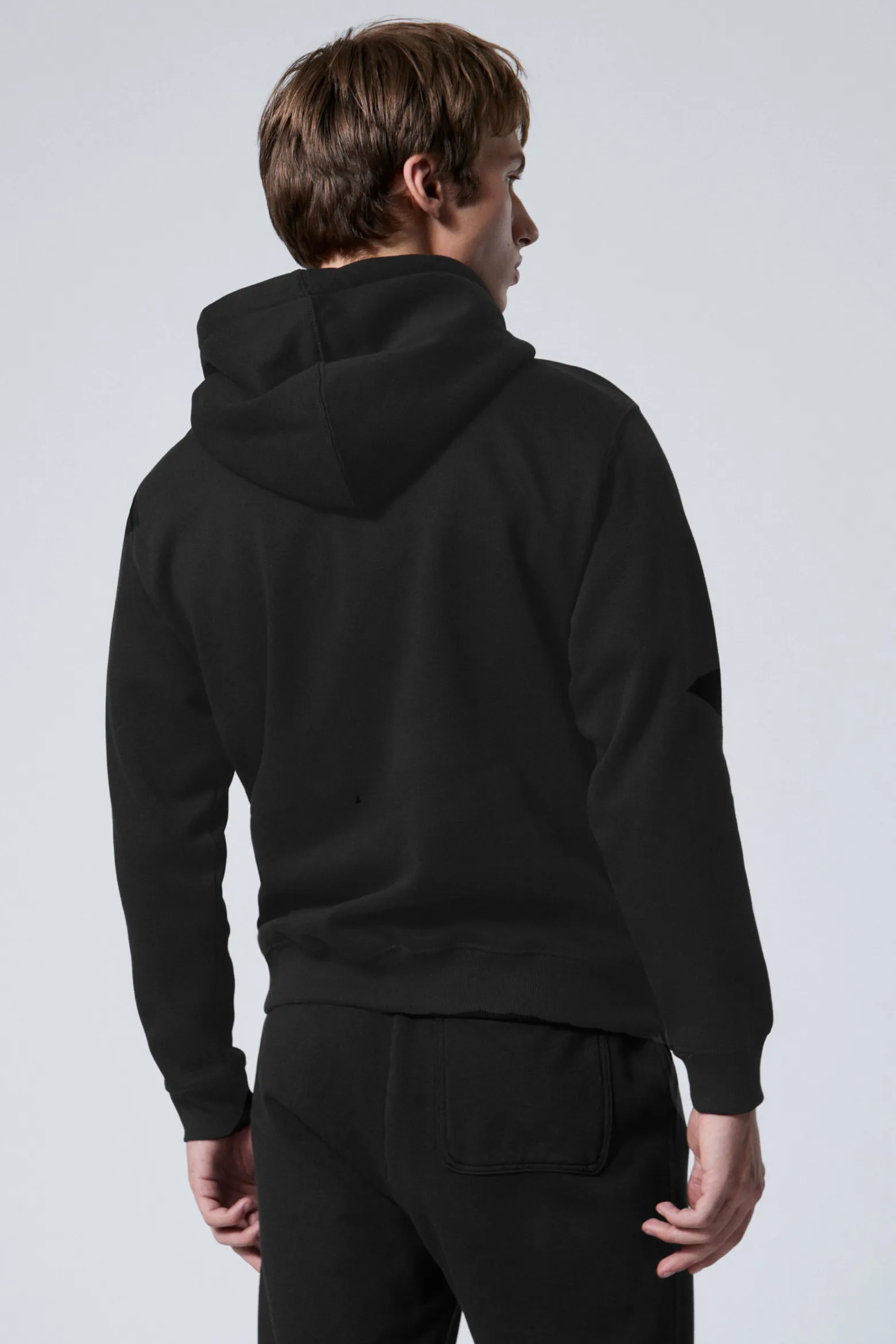 KLASSISCHER, MITTELSCHWERER HOODIE|Weekday Clearance