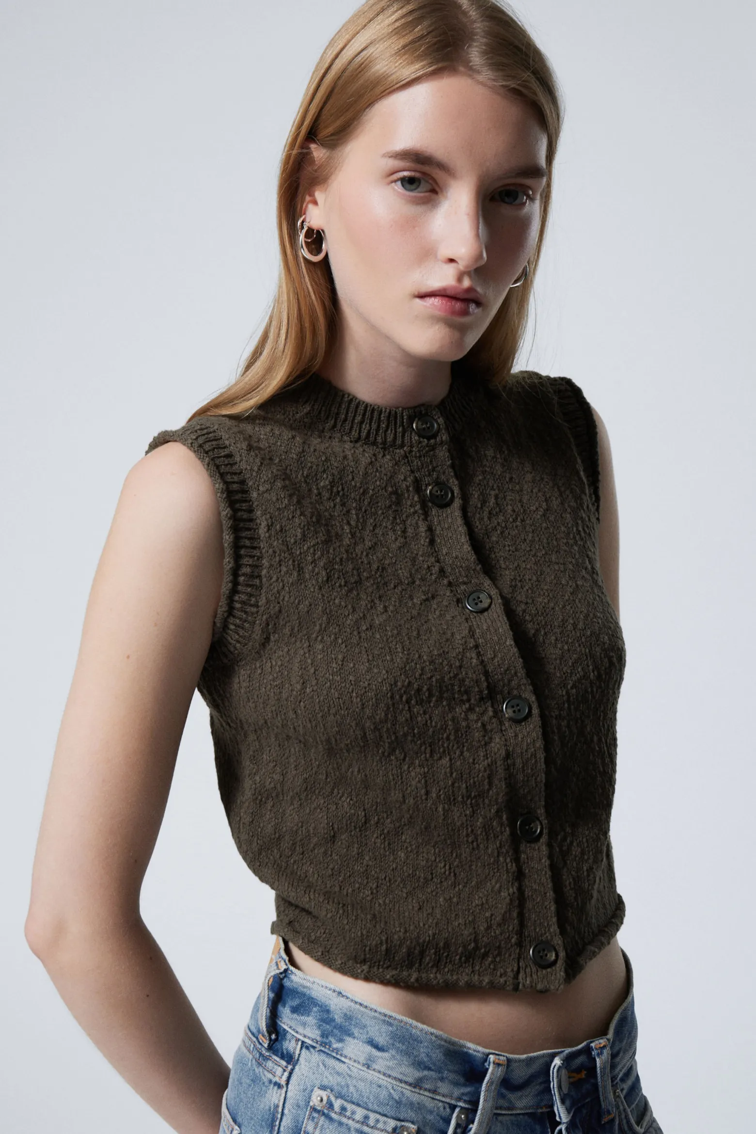 KNITTED SINGLEBREASTED VEST|Weekday Best