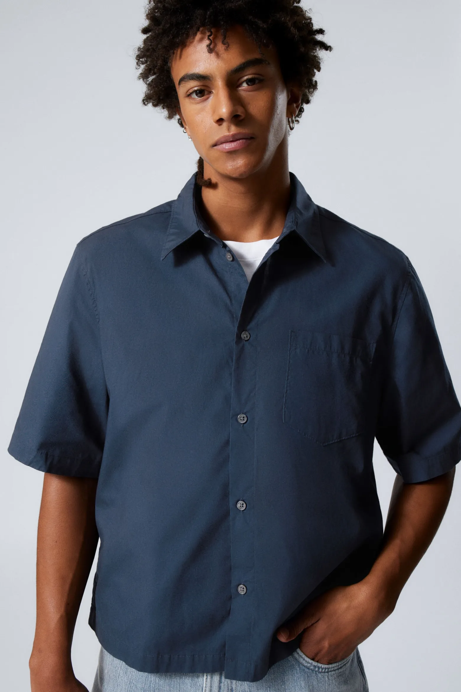 KURZARMSHIRT MIT VERKÜRZTEM SCHNITT|Weekday Store