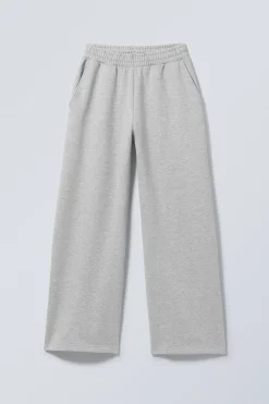 LANGE, SCHWERE SWEATPANTS IN LOCKERER PASSFORM|Weekday Best