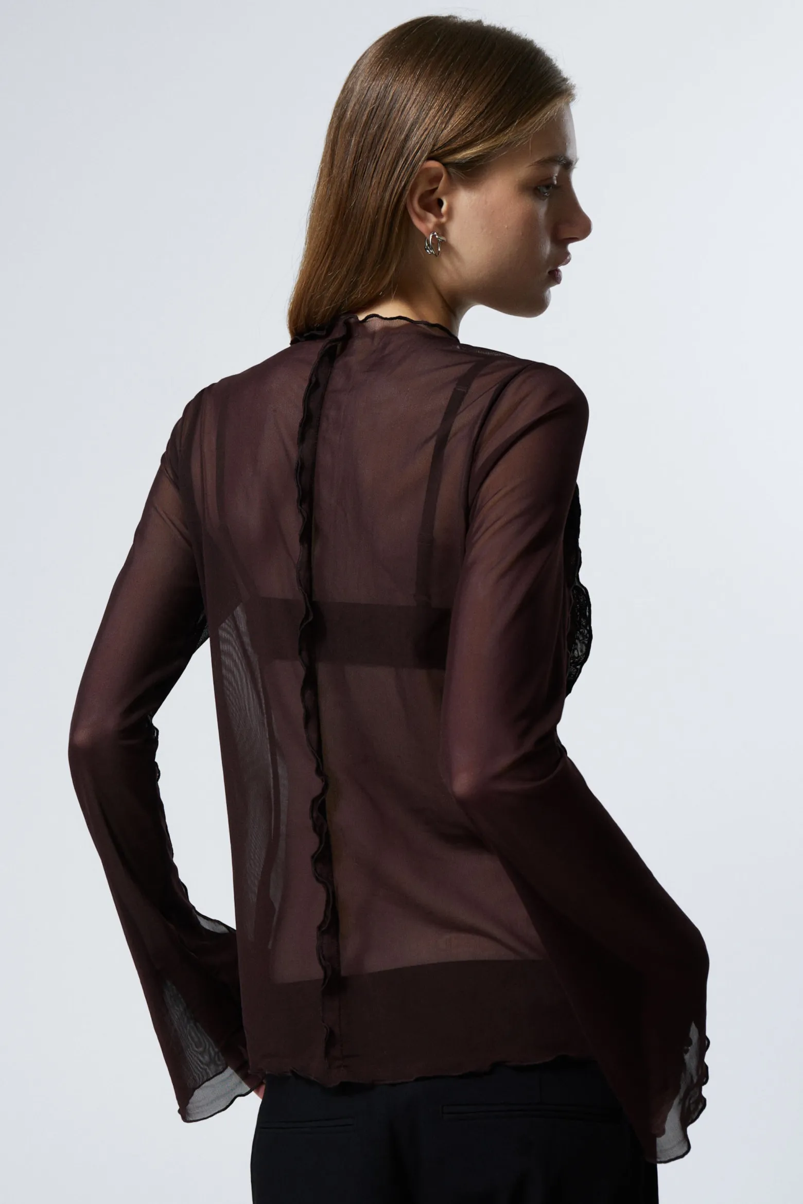 LANGÄRMELIGES MESH-TOP MIT BINDEVERSCHLUSS|Weekday Outlet