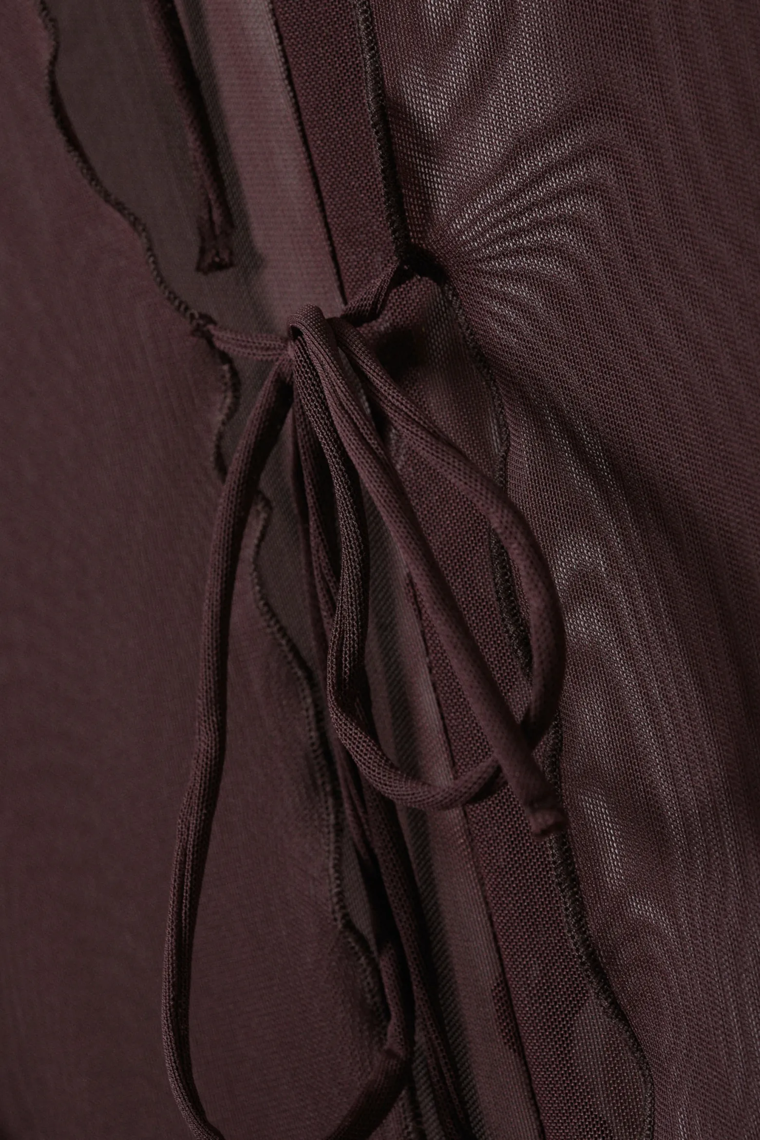 LANGÄRMELIGES MESH-TOP MIT BINDEVERSCHLUSS|Weekday Outlet