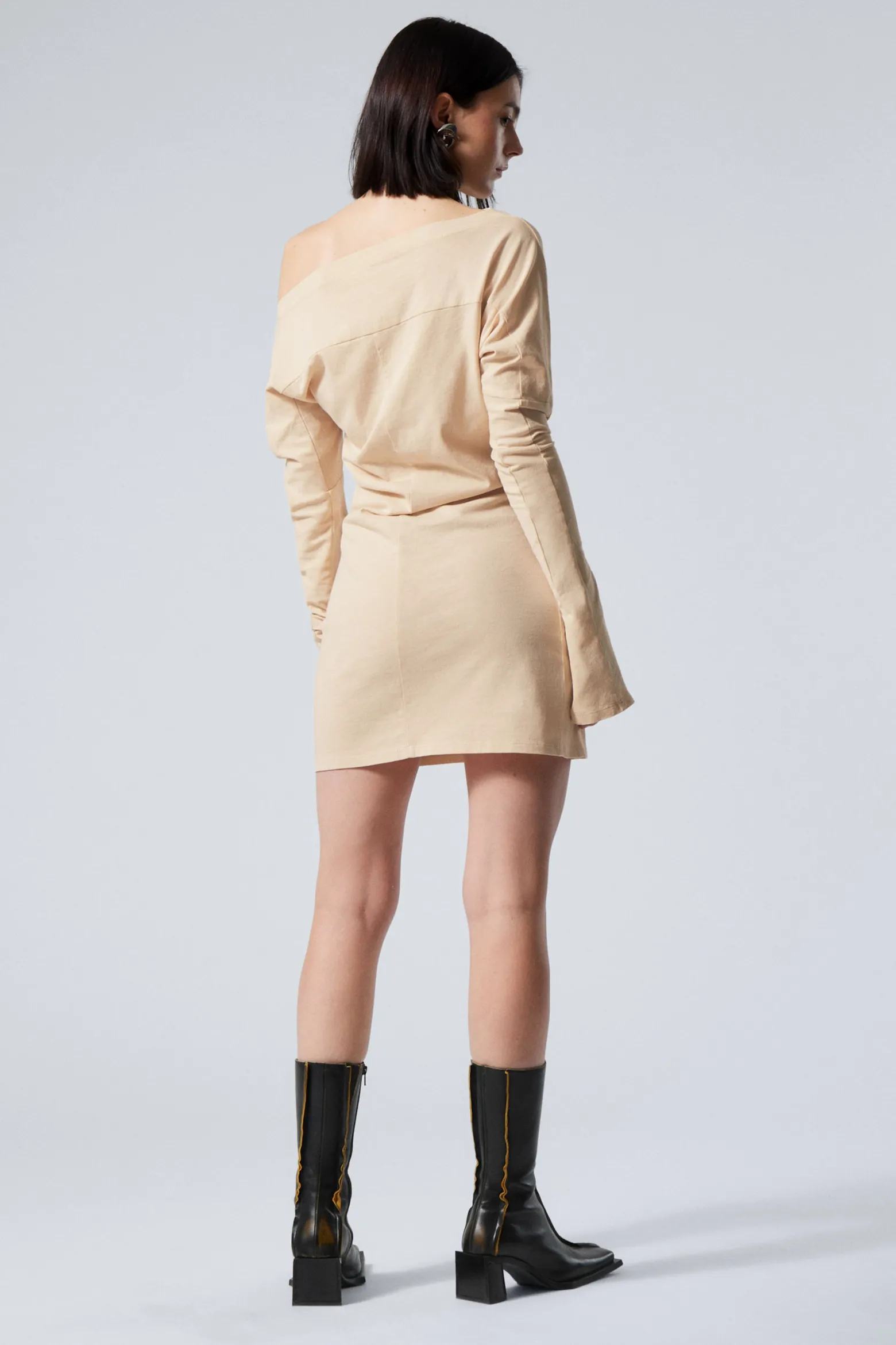 LANGÄRMLIGES OFF-SHOULDER-MINIKLEID|Weekday Discount